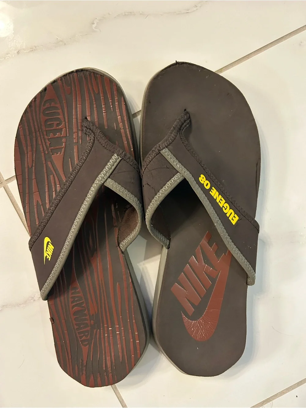As-is Vintage Nike Celso Oregon Ducks Eugene 08 Flip Flops Rare Men’s Size 8